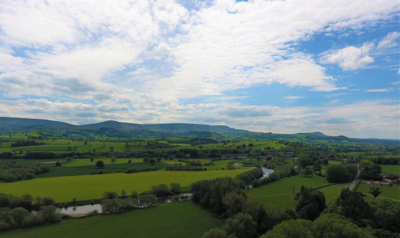 Glanhenwye Courtyard Cottages Glasbury Eksteriør bilde